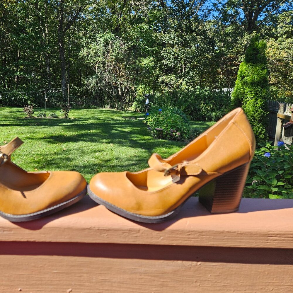 MIA MARY JANES SIZE 10 NEW